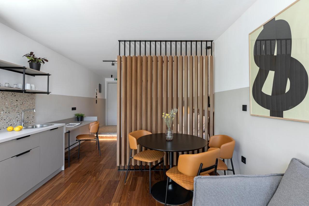 Aparthotel The Athenians Art Athens